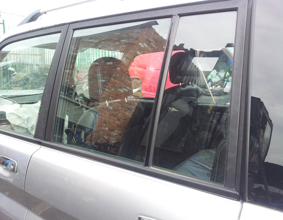 Mitsubishi Shogun Pinin door-window-glass-passenger-side-rear